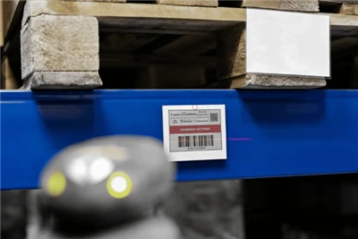 Si etiketat elektronike të rafteve përmirësojnë efikasitetin e magazinës